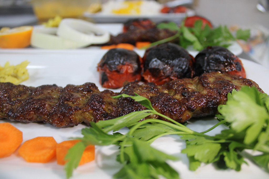 چلو کباب کوبیده معمولی